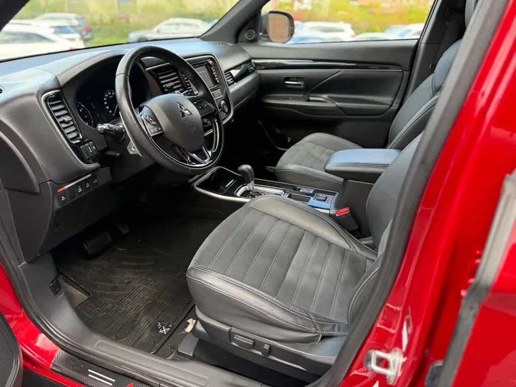 Mitsubishi Outlander 2.0CVT Active+ I LED I KAM I AHK 07/2019-photo-11
