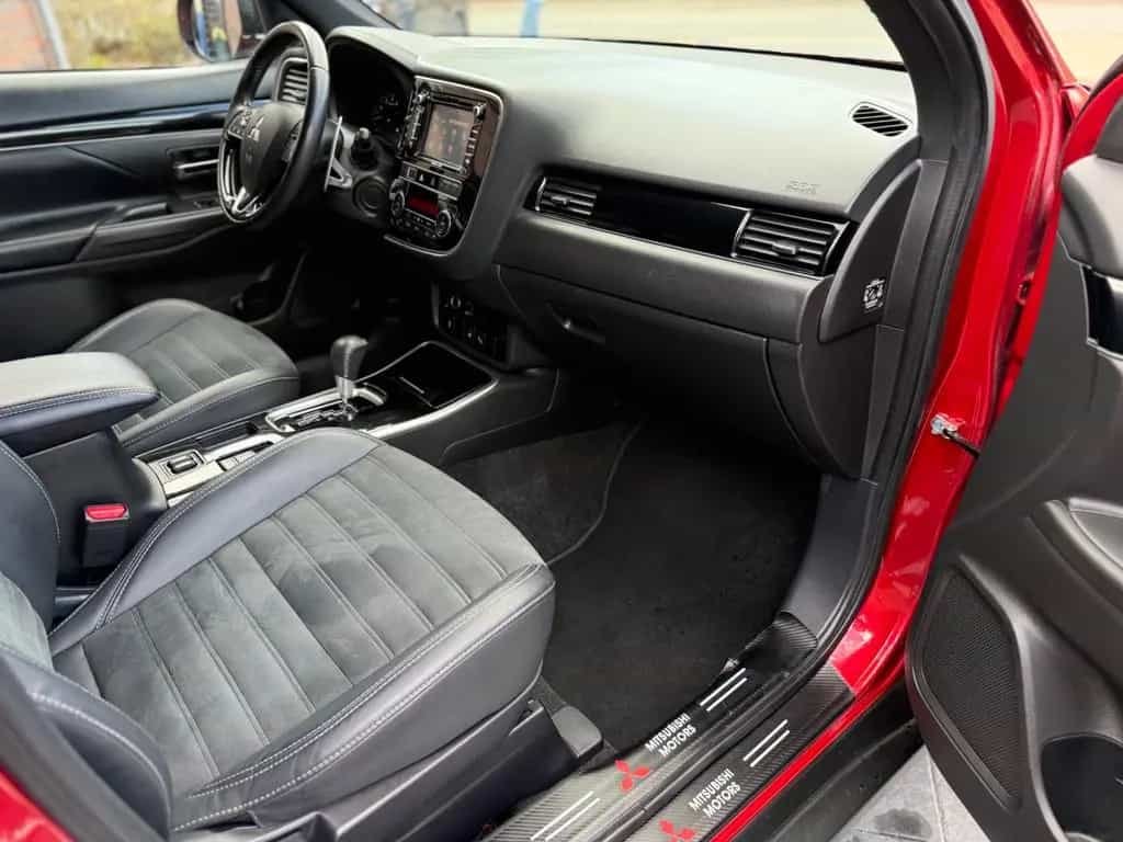 Mitsubishi Outlander 2.0CVT Active+ I LED I KAM I AHK 07/2019-photo-14