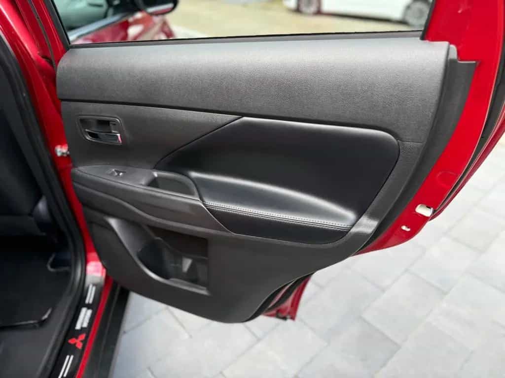 Mitsubishi Outlander 2.0CVT Active+ I LED I KAM I AHK 07/2019-photo-19