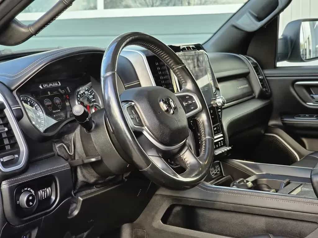 Dodge RAM 1500 5.7 4x4 Bighorn Pano 12´´ LED Rollbar 02/2021-photo-17