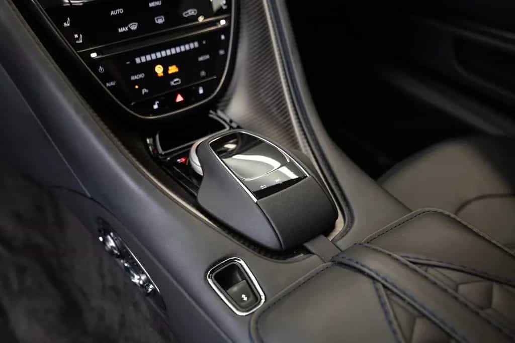 Aston Martin DBS /V12/B&O/Carbon/360 10/2023-photo-16