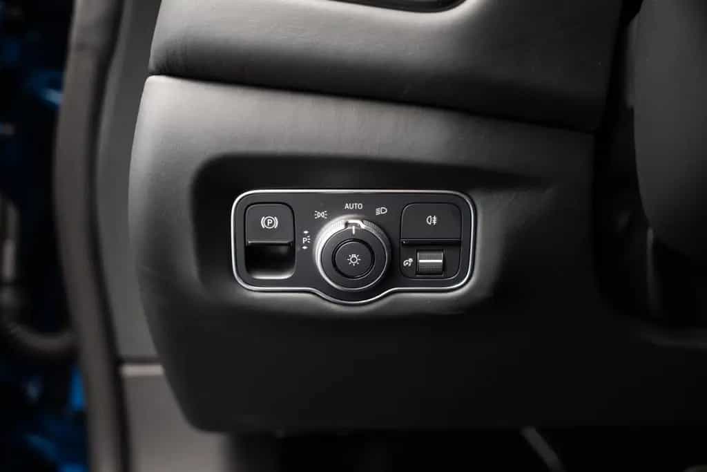 Aston Martin DBS /V12/B&O/Carbon/360 10/2023-photo-19