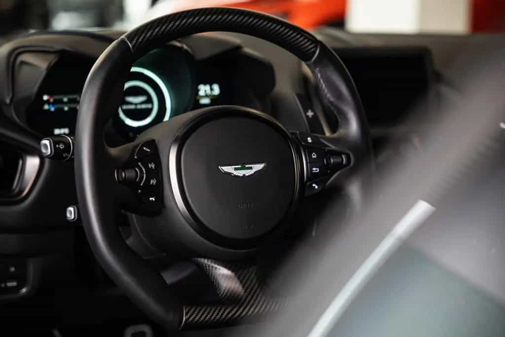 Aston Martin DBS /V12/B&O/Carbon/360 10/2023-photo-21