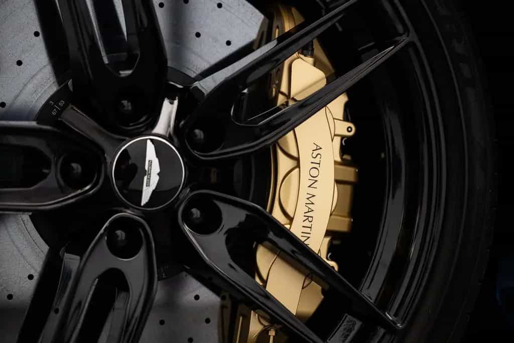 Aston Martin DBS /V12/B&O/Carbon/360 10/2023-photo-25