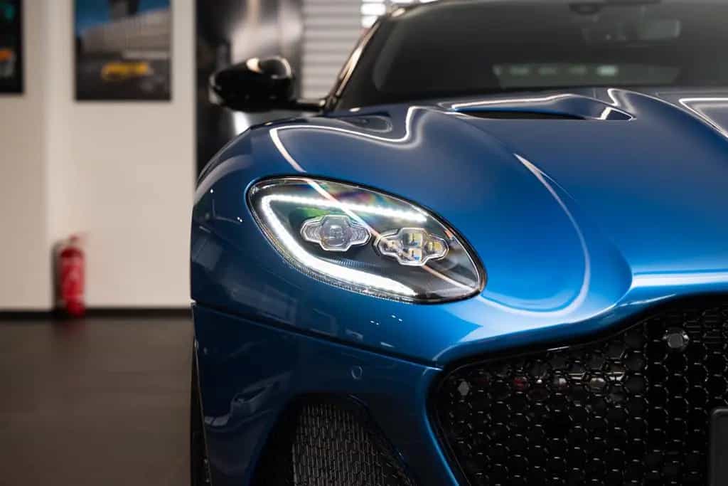 Aston Martin DBS /V12/B&O/Carbon/360 10/2023-photo-26