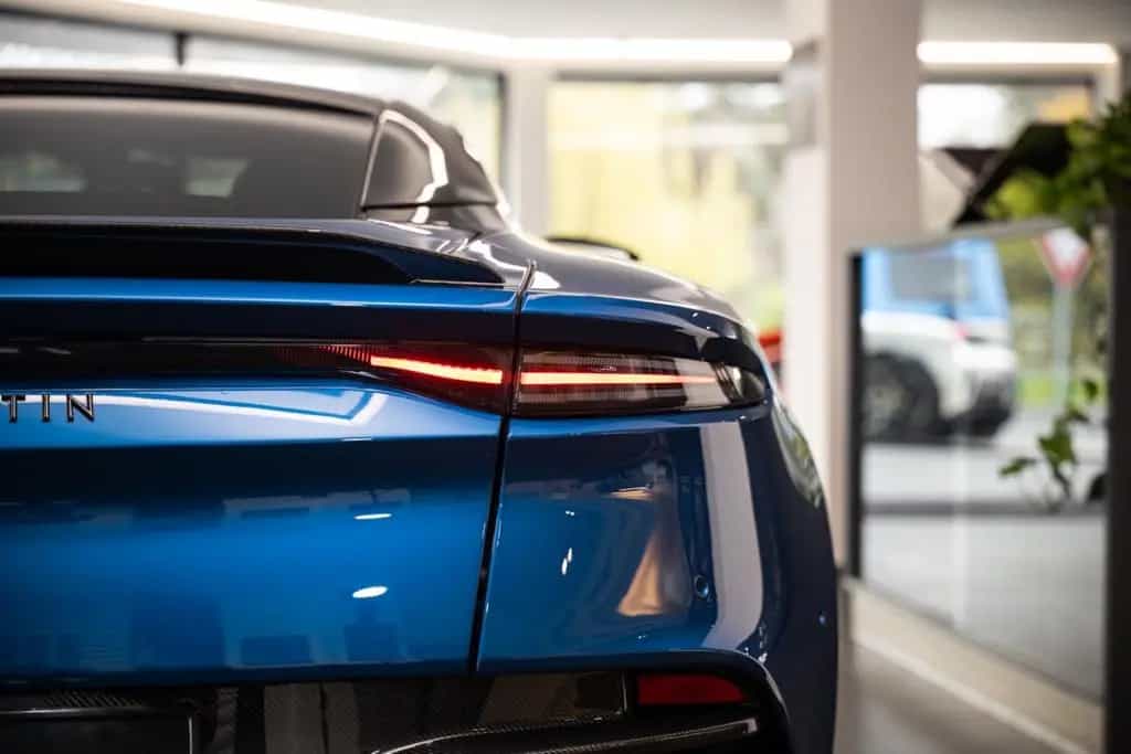 Aston Martin DBS /V12/B&O/Carbon/360 10/2023-photo-27