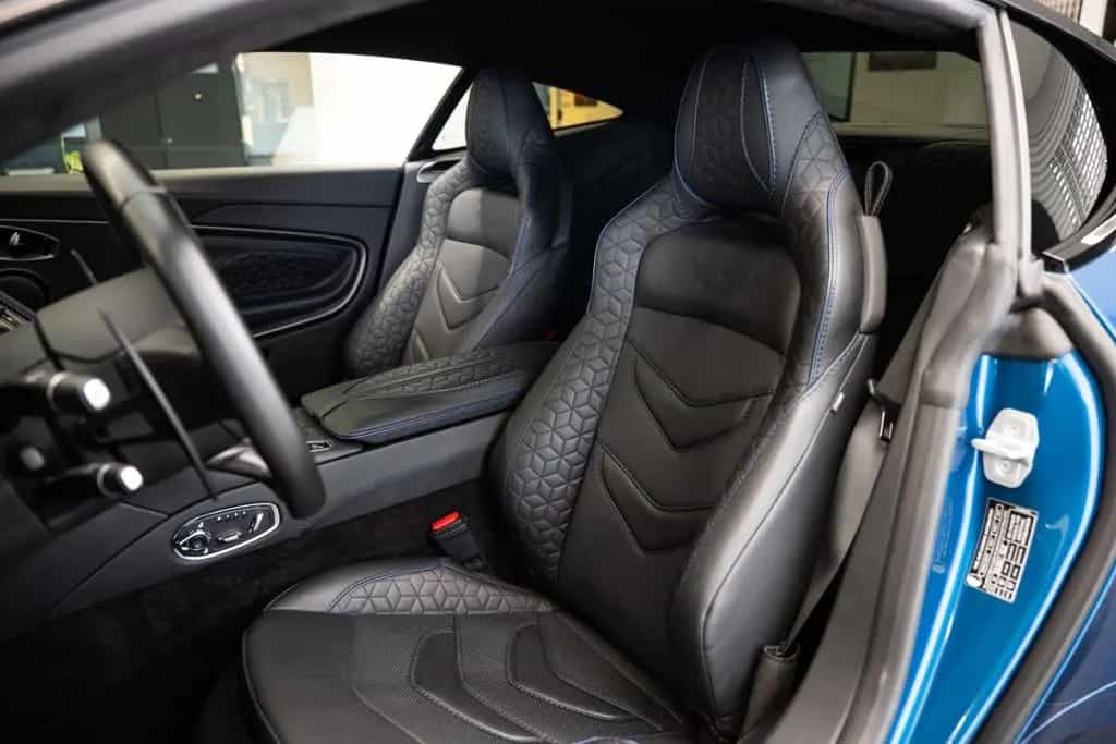 Aston Martin DBS /V12/B&O/Carbon/360 10/2023-photo-7