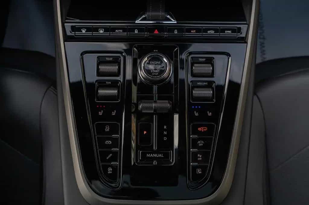 Aston Martin DBX 4.0 V8 DBX707 01/2025-photo-13