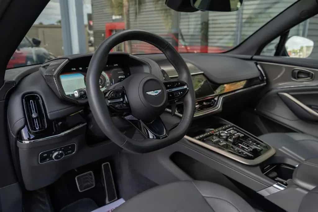 Aston Martin DBX 4.0 V8 DBX707 01/2025-photo-14