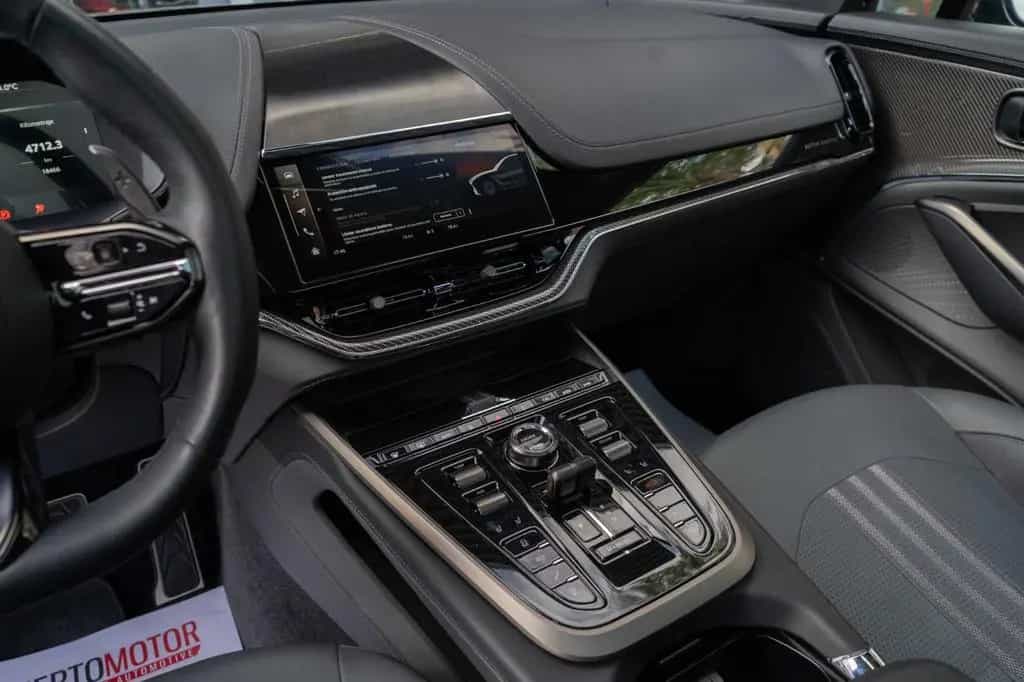 Aston Martin DBX 4.0 V8 DBX707 01/2025-photo-15