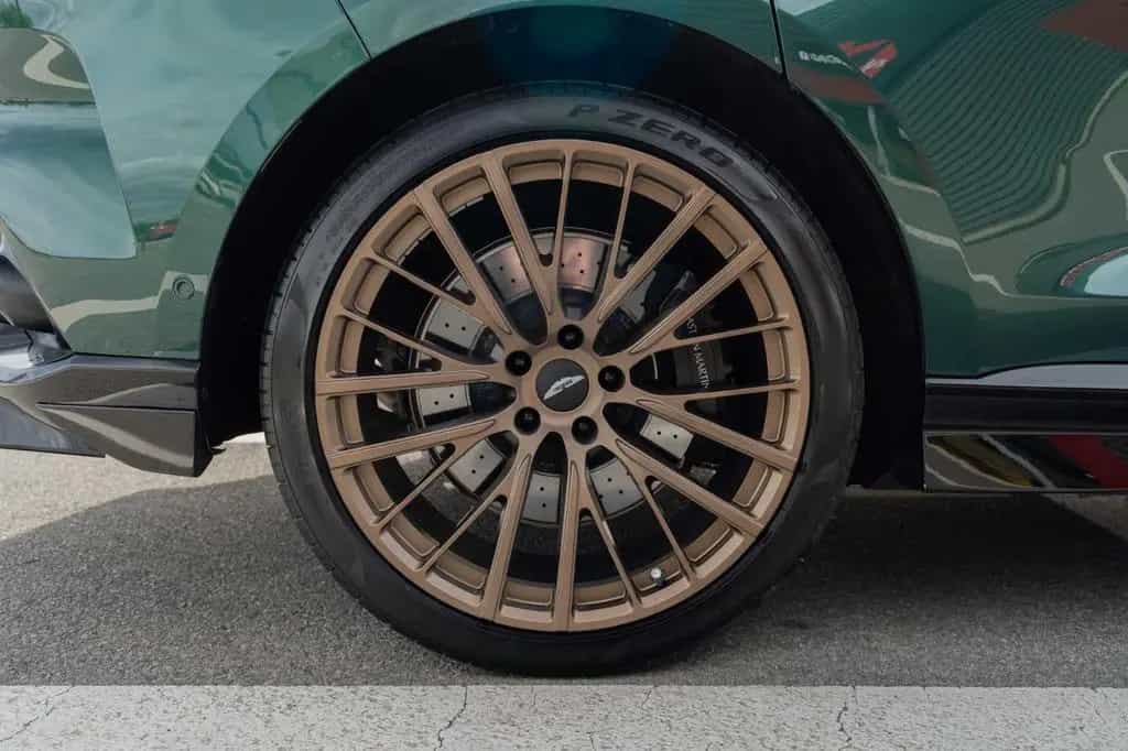 Aston Martin DBX 4.0 V8 DBX707 01/2025-photo-5