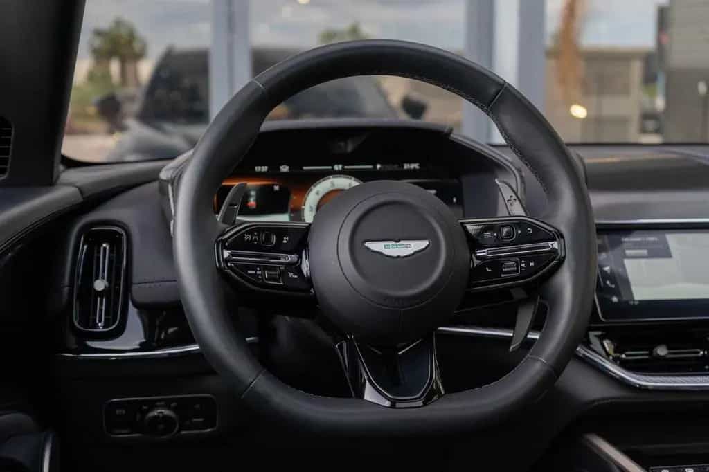 Aston Martin DBX 4.0 V8 DBX707 01/2025-photo-8