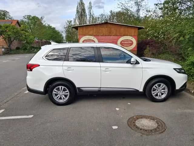 Mitsubishi Outlander 2.0 Benziner ClearTec 2WD - 03/2021-photo-5