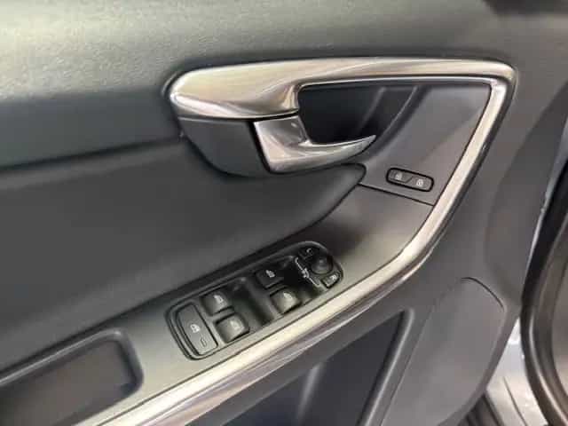 Volvo XC 60 XC60 Summum 2WD AUTOMATIK 03/2017-photo-14