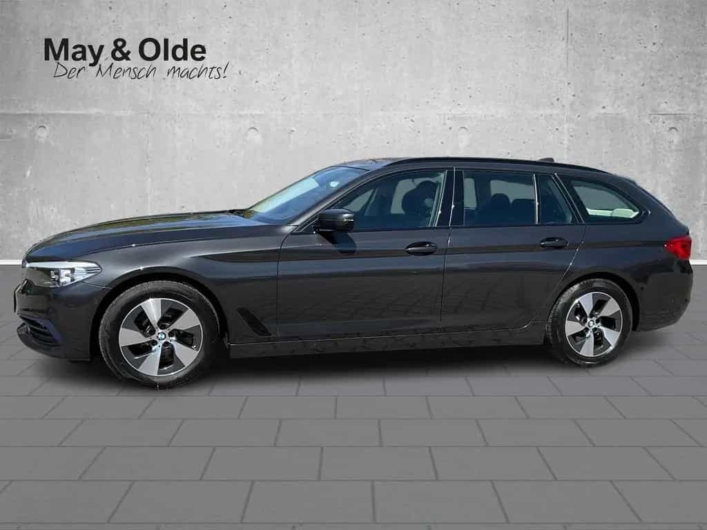 BMW 520 d Touring Aut Sport Line Navi LED SHZ KLimaa 08/2019-photo-1