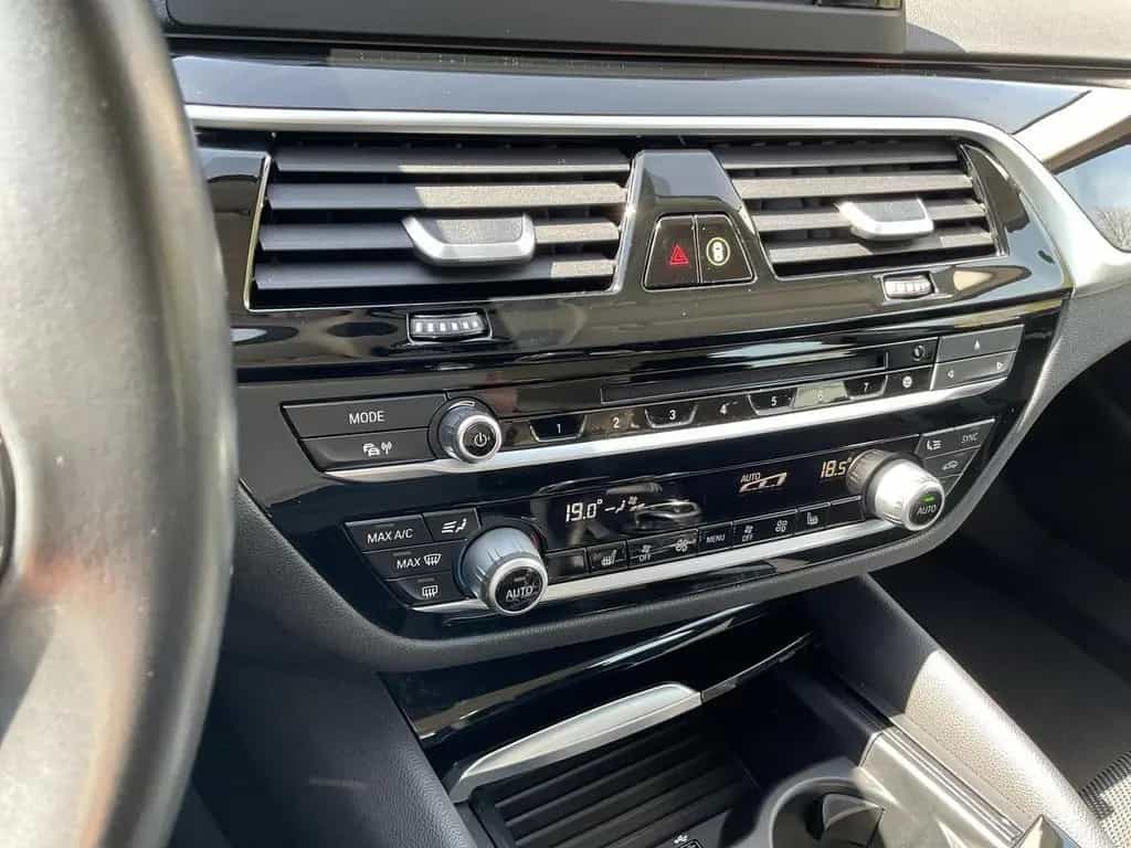 BMW 520 d Touring Aut Sport Line Navi LED SHZ KLimaa 08/2019-photo-11