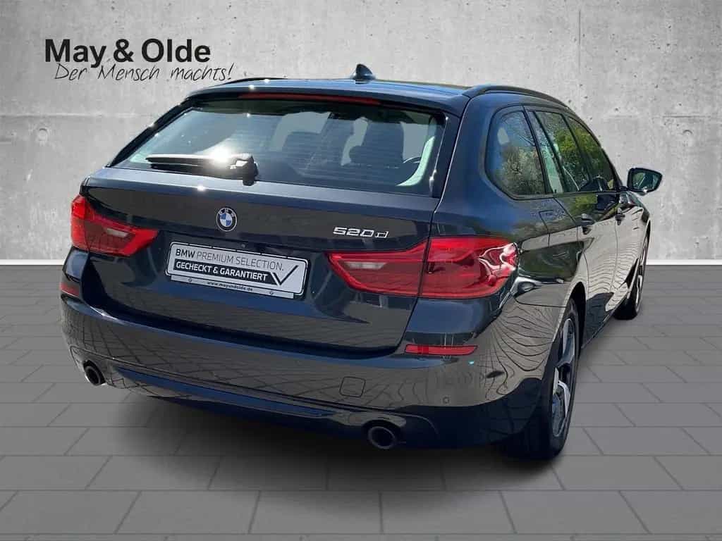 BMW 520 d Touring Aut Sport Line Navi LED SHZ KLimaa 08/2019-photo-2