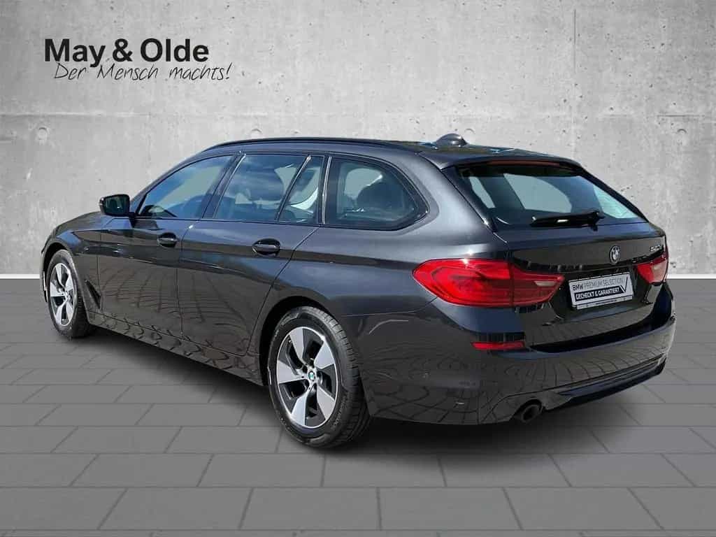BMW 520 d Touring Aut Sport Line Navi LED SHZ KLimaa 08/2019-photo-4