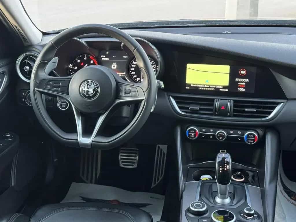 Alfa Romeo Giulia 2.2 Turbodiesel 210 CV AT8 AWD 02/2017-photo-9