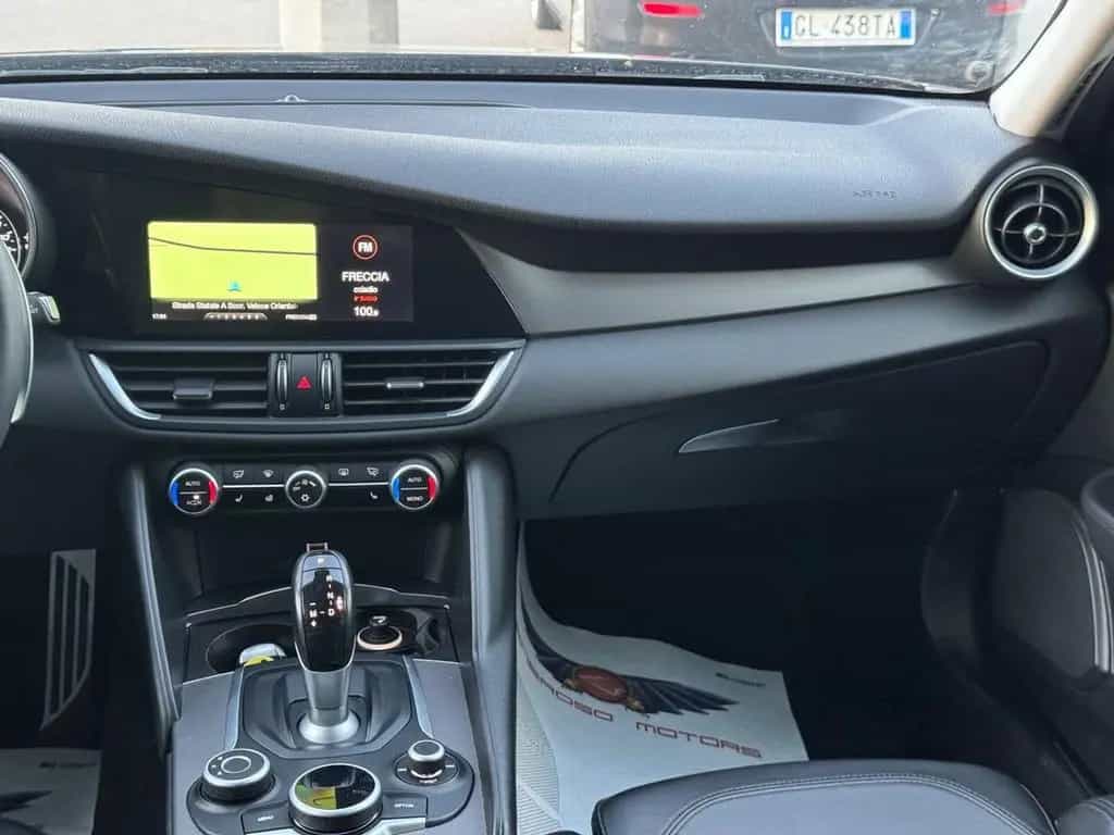 Alfa Romeo Giulia 2.2 Turbodiesel 210 CV AT8 AWD 02/2017-photo-10