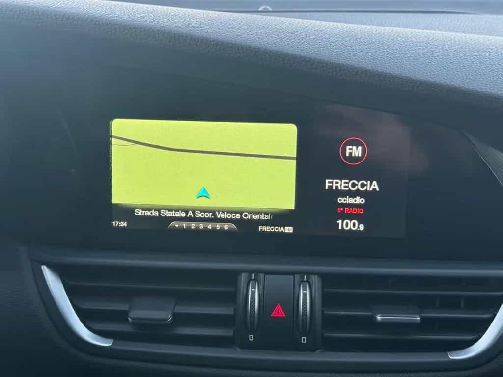 Alfa Romeo Giulia 2.2 Turbodiesel 210 CV AT8 AWD 02/2017-photo-11