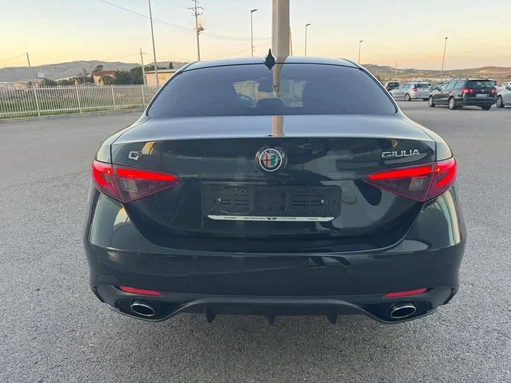 Alfa Romeo Giulia 2.2 Turbodiesel 210 CV AT8 AWD 02/2017-photo-2