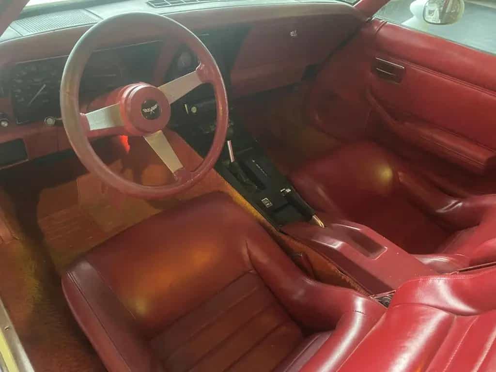 Corvette C3 sehr schöne C3 wenig Meilen und 2 Vorbesitzer 07/1979-photo-11