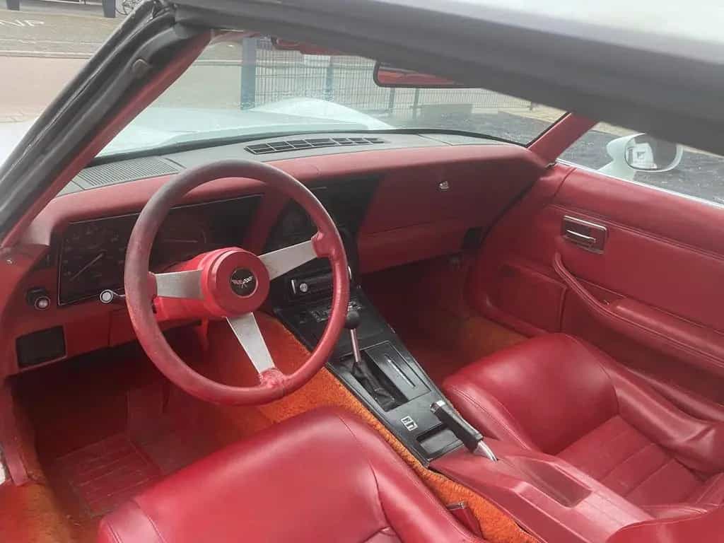 Corvette C3 sehr schöne C3 wenig Meilen und 2 Vorbesitzer 07/1979-photo-5