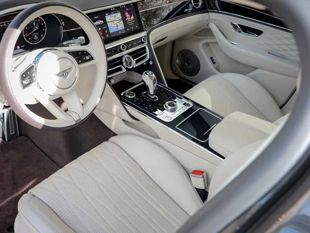 Bentley Flying Spur Azure V8 4.0 550hp 11/2022-photo-14