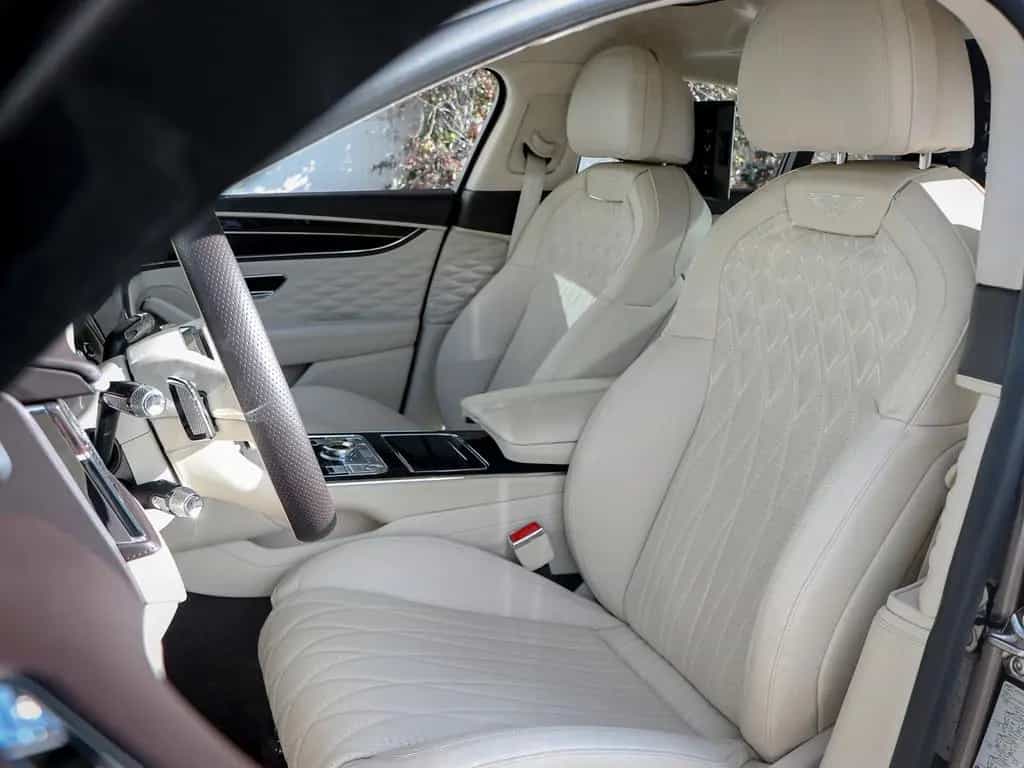 Bentley Flying Spur Azure V8 4.0 550hp 11/2022-photo-16