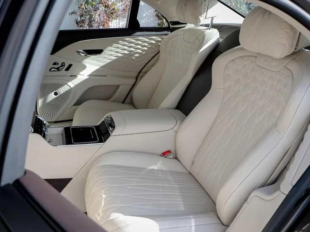Bentley Flying Spur Azure V8 4.0 550hp 11/2022-photo-17