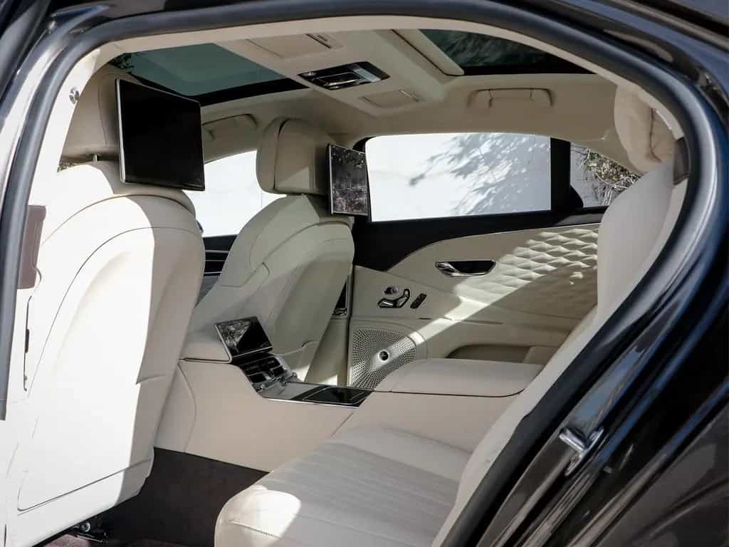 Bentley Flying Spur Azure V8 4.0 550hp 11/2022-photo-18