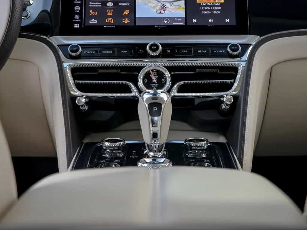 Bentley Flying Spur Azure V8 4.0 550hp 11/2022-photo-19
