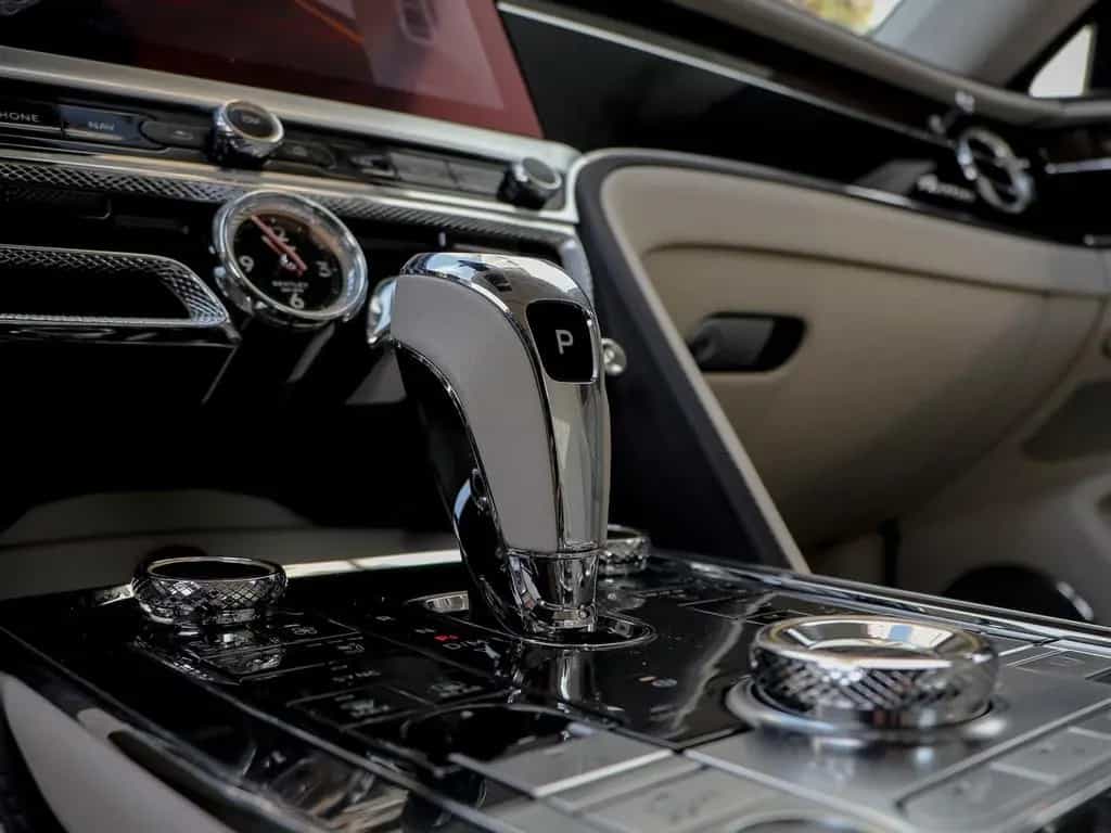 Bentley Flying Spur Azure V8 4.0 550hp 11/2022-photo-20
