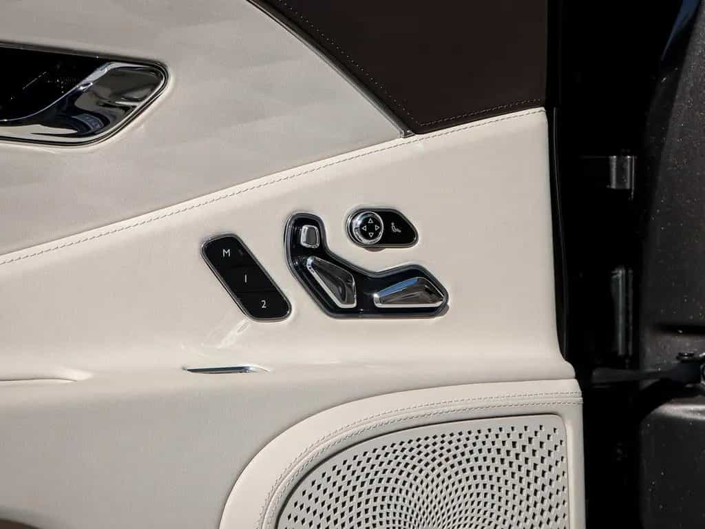 Bentley Flying Spur Azure V8 4.0 550hp 11/2022-photo-29