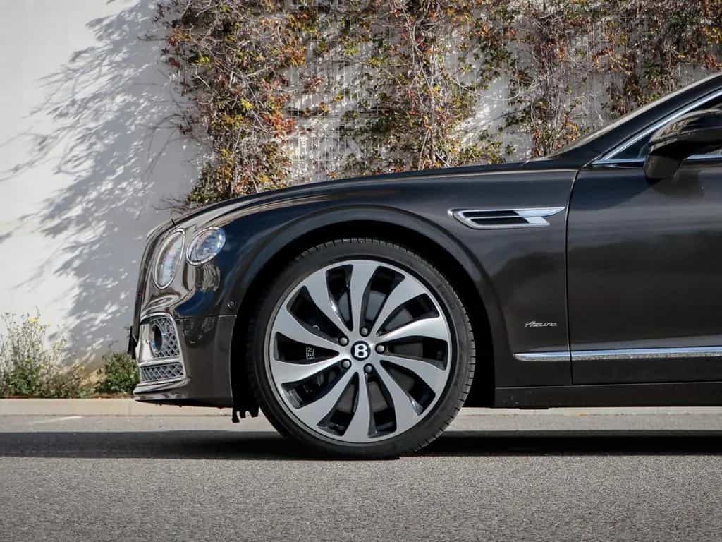 Bentley Flying Spur Azure V8 4.0 550hp 11/2022-photo-3