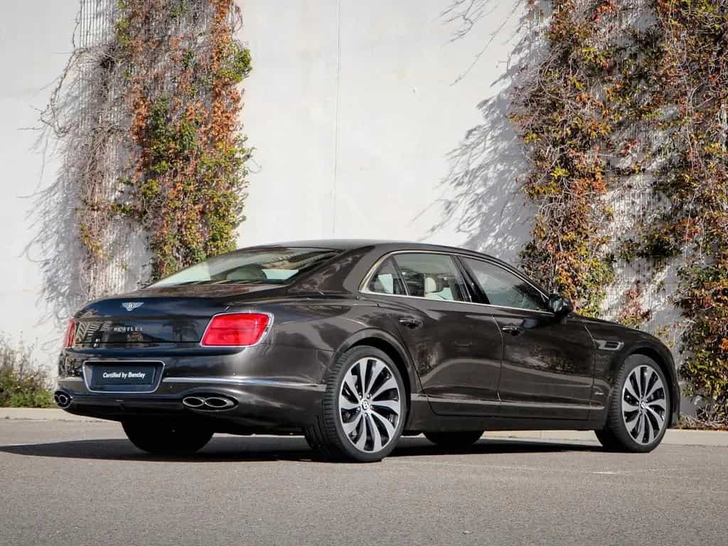 Bentley Flying Spur Azure V8 4.0 550hp 11/2022-photo-8