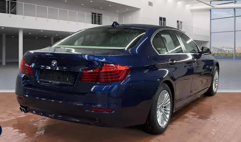 BMW 5 Series 520 d Lim. °voll Scheckheft BMW°1.Hand°Garantie° 07/2016-photo-2