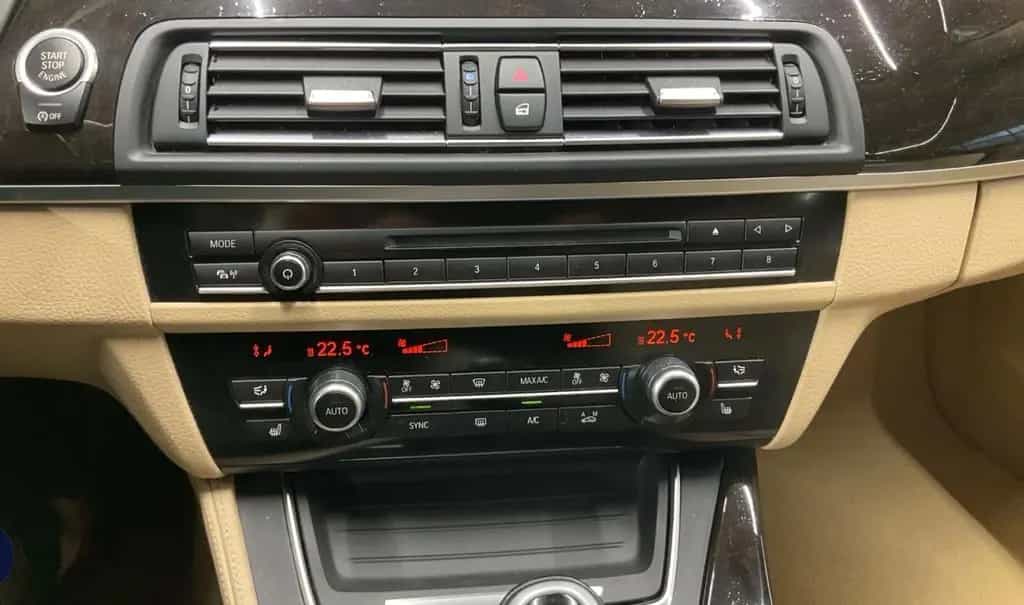 BMW 5 Series 520 d Lim. °voll Scheckheft BMW°1.Hand°Garantie° 07/2016-photo-7
