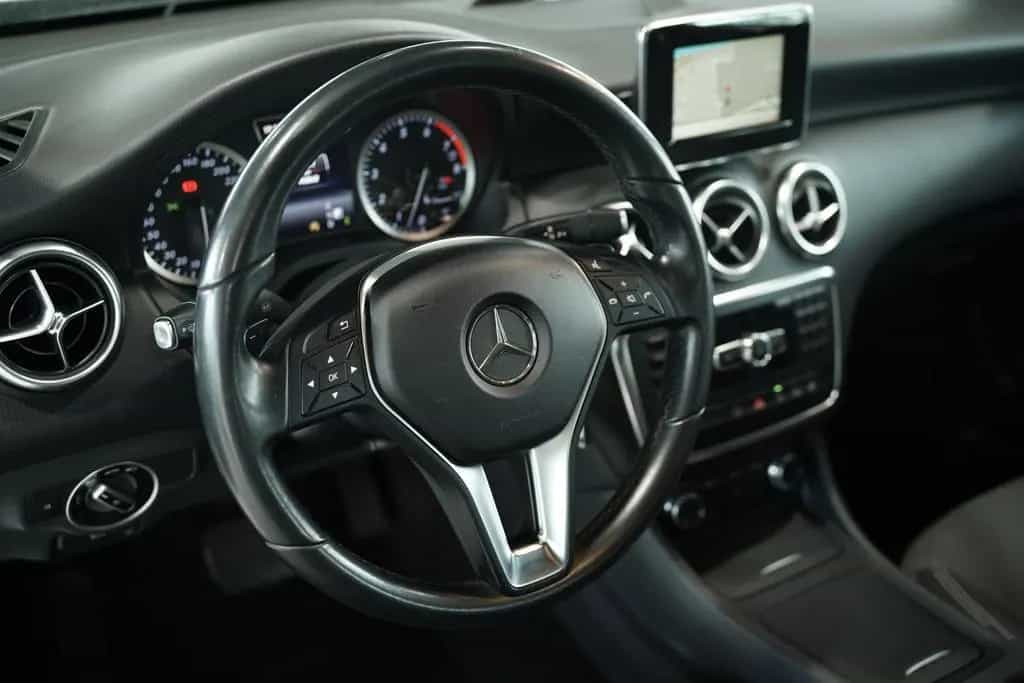 Mercedes-Benz A-Class 200 7G-Tr. *Distronic+ *AHK *Memory *Bi-Xenon 01/2015-photo-19