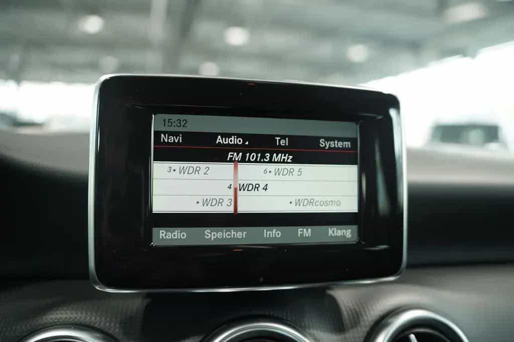 Mercedes-Benz A-Class 200 7G-Tr. *Distronic+ *AHK *Memory *Bi-Xenon 01/2015-photo-29