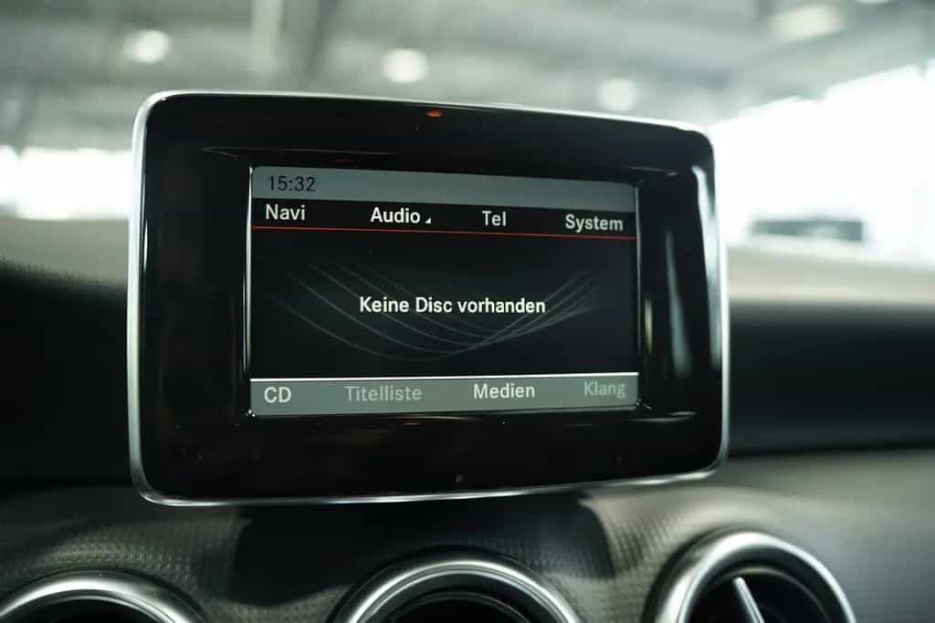 Mercedes-Benz A-Class 200 7G-Tr. *Distronic+ *AHK *Memory *Bi-Xenon 01/2015-photo-31