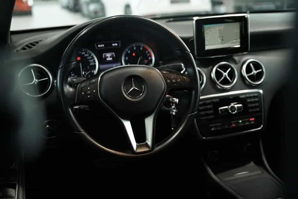Mercedes-Benz A-Class 200 7G-Tr. *Distronic+ *AHK *Memory *Bi-Xenon 01/2015-photo-34