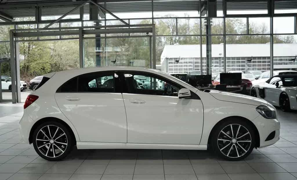Mercedes-Benz A-Class 200 7G-Tr. *Distronic+ *AHK *Memory *Bi-Xenon 01/2015-photo-5