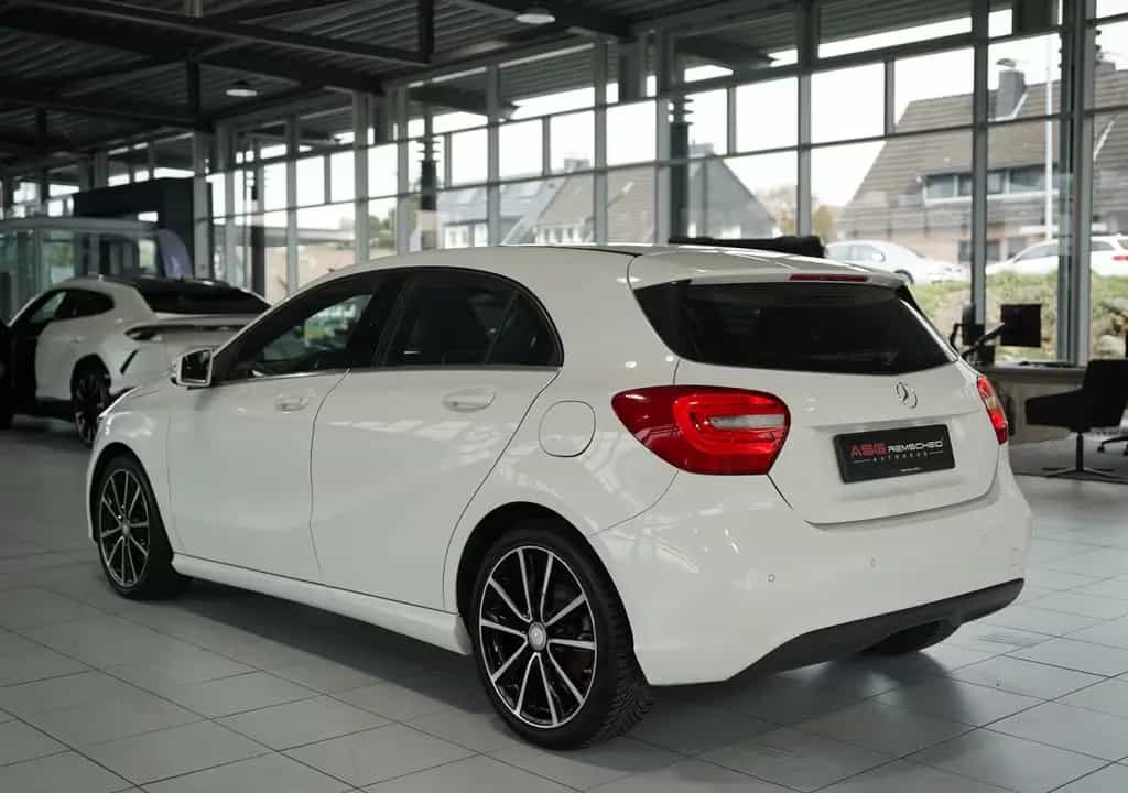 Mercedes-Benz A-Class 200 7G-Tr. *Distronic+ *AHK *Memory *Bi-Xenon 01/2015-photo-8