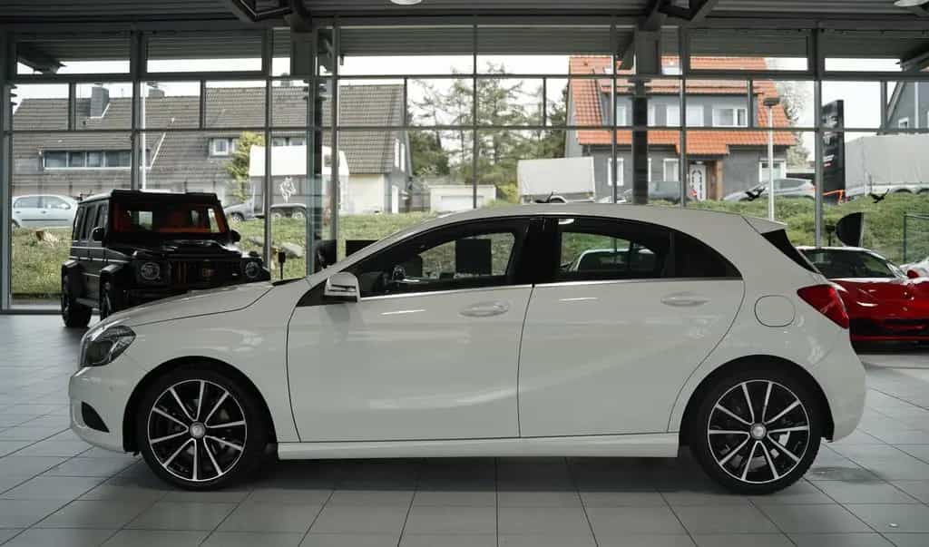Mercedes-Benz A-Class 200 7G-Tr. *Distronic+ *AHK *Memory *Bi-Xenon 01/2015-photo-9