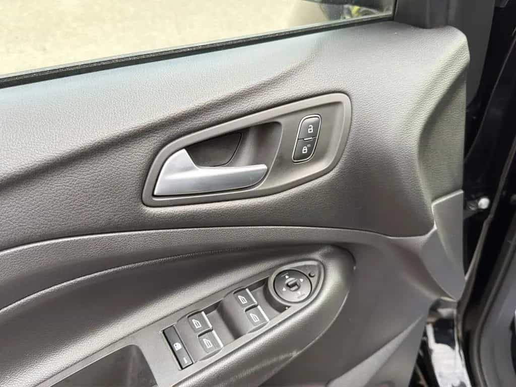 Ford Kuga ST-Line Bluetooth Navi Klima Einparkhilfe 11/2019-photo-11