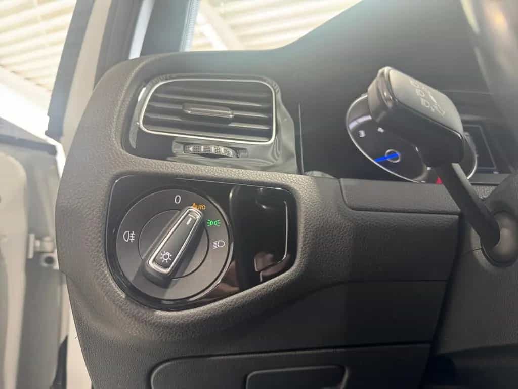 Volkswagen Golf R 2.0 TSI 4M DSG *LED*ACC*Navi*SHZ*PDC v+h* 06/2019-photo-21