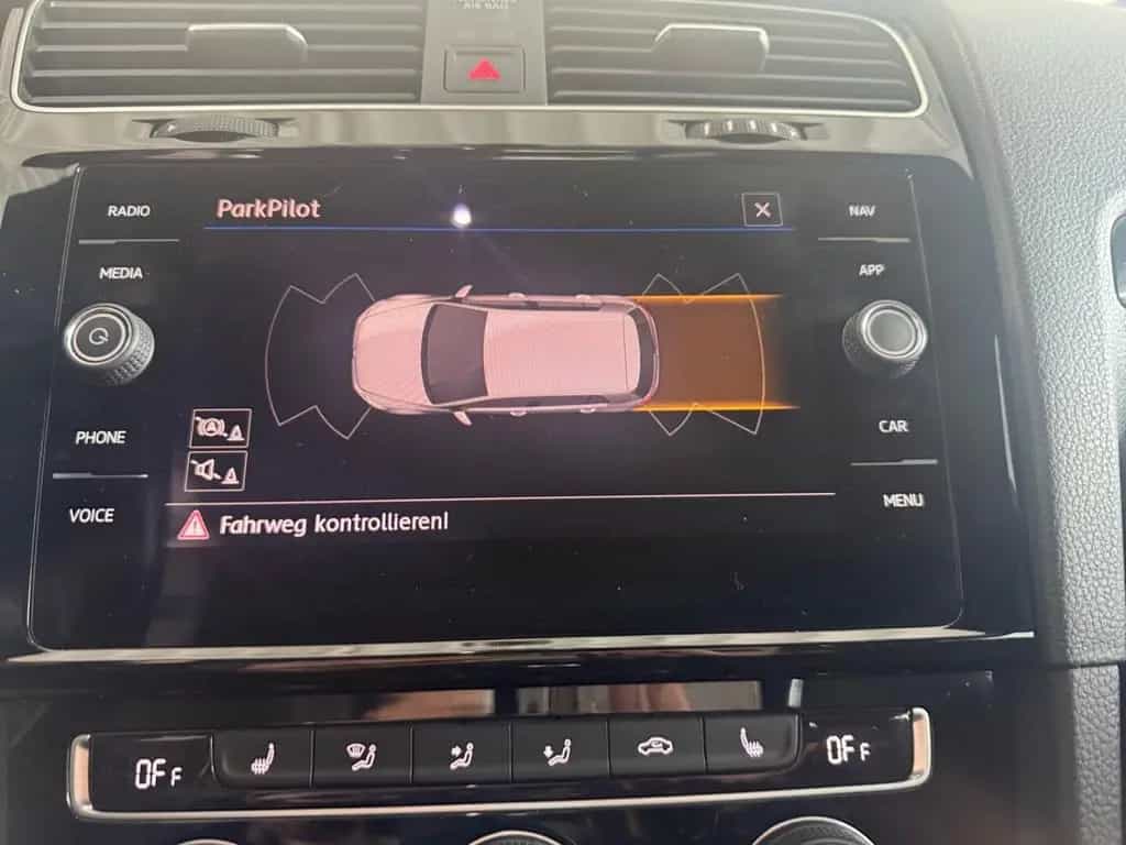Volkswagen Golf R 2.0 TSI 4M DSG *LED*ACC*Navi*SHZ*PDC v+h* 06/2019-photo-23