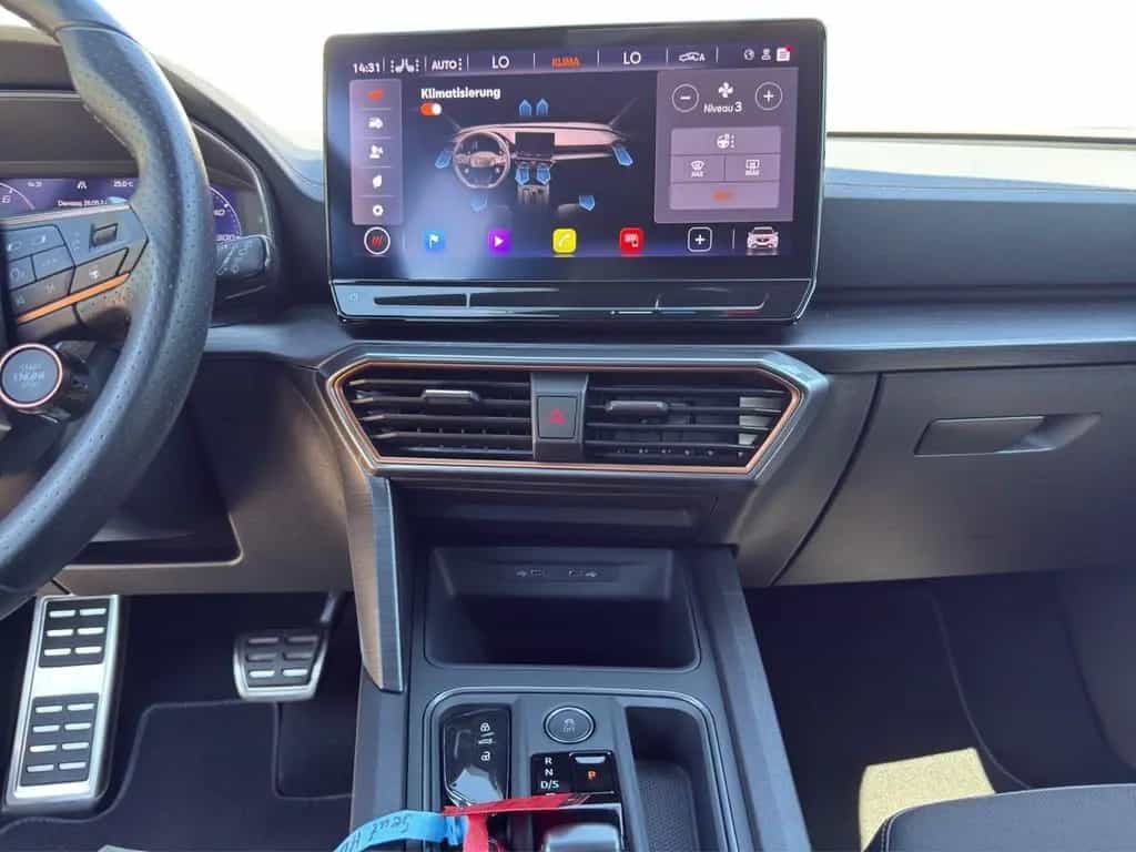 Cupra Formentor 2.0 TSI DSG 4Drive VZ DCC AHK*LED*VIRT 03/2022-photo-19